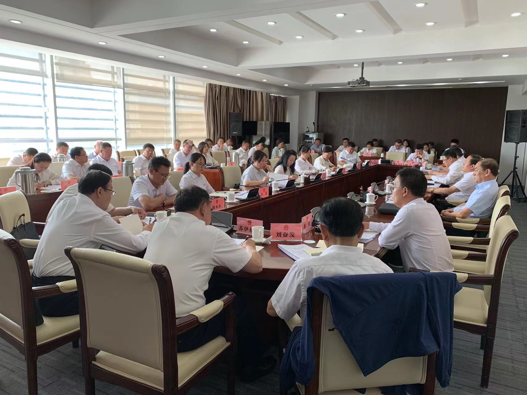 錫盟人大工作委員會(huì)十四屆六次會(huì)議閉幕